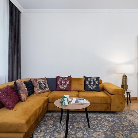 Luxurious & Unique Apartment Mickiewicza Cracow By Renters Prestige Krakow Bagian luar foto