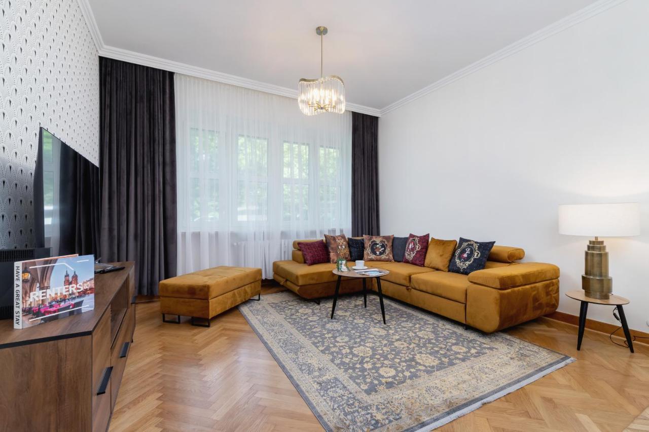 Luxurious & Unique Apartment Mickiewicza Cracow By Renters Prestige Krakow Bagian luar foto
