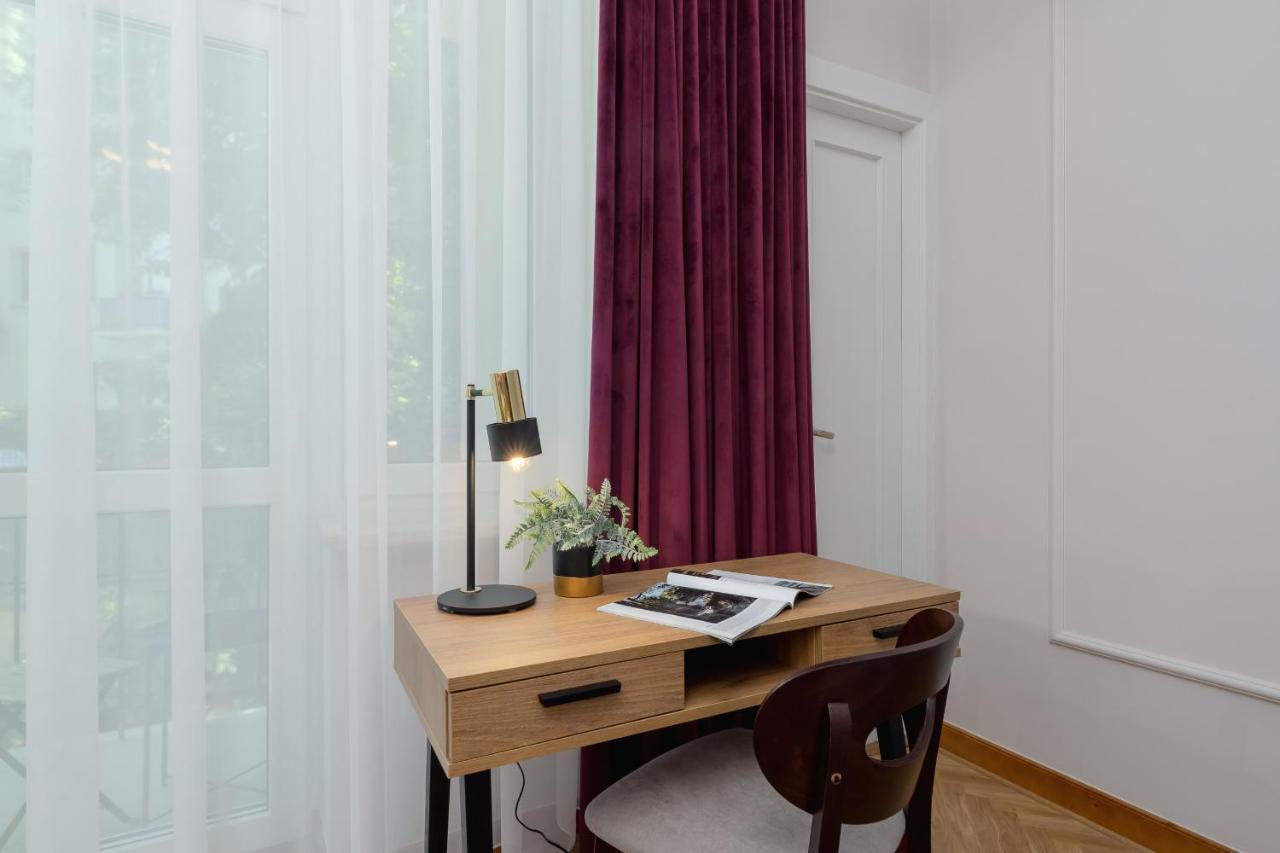 Luxurious & Unique Apartment Mickiewicza Cracow By Renters Prestige Krakow Bagian luar foto
