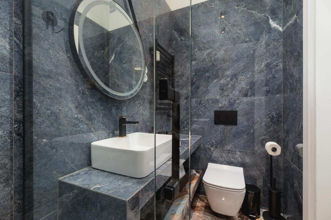 Luxurious & Unique Apartment Mickiewicza Cracow By Renters Prestige Krakow Bagian luar foto