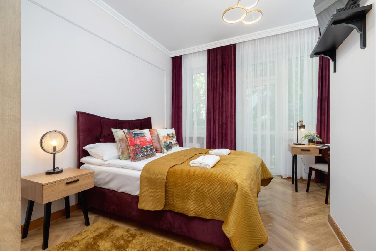 Luxurious & Unique Apartment Mickiewicza Cracow By Renters Prestige Krakow Bagian luar foto