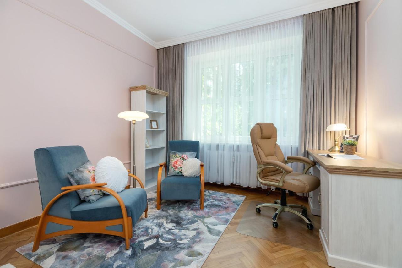 Luxurious & Unique Apartment Mickiewicza Cracow By Renters Prestige Krakow Bagian luar foto