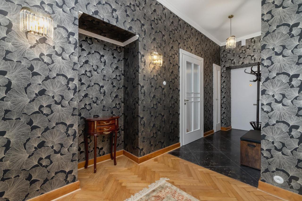 Luxurious & Unique Apartment Mickiewicza Cracow By Renters Prestige Krakow Bagian luar foto