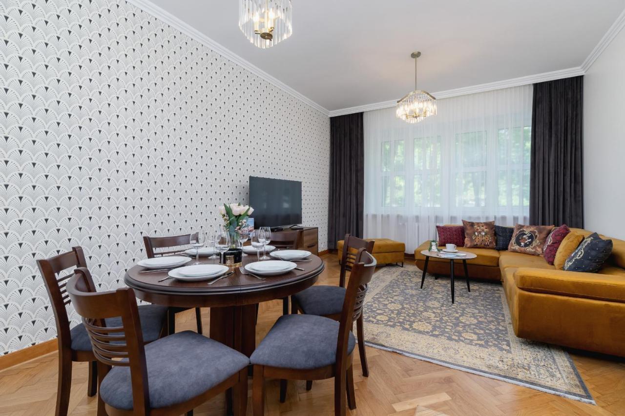 Luxurious & Unique Apartment Mickiewicza Cracow By Renters Prestige Krakow Bagian luar foto